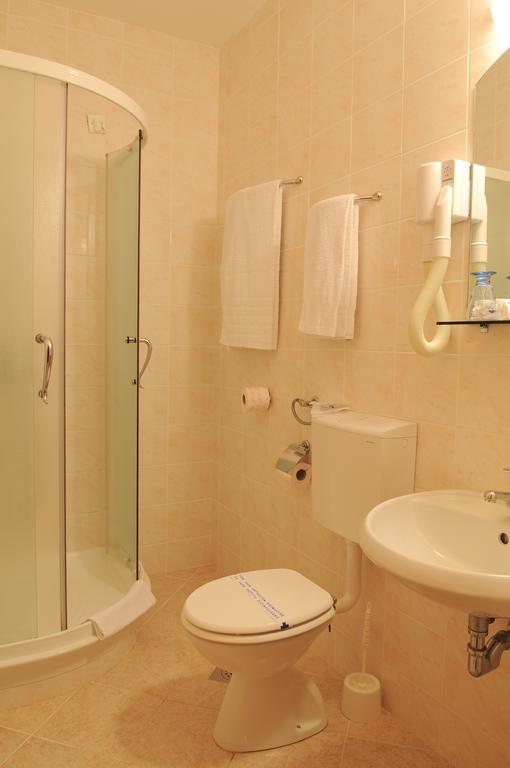Rooms Split Stobreč Buitenkant foto