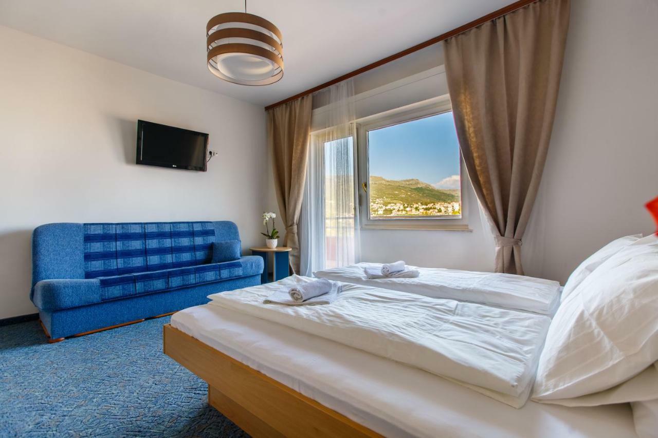 Rooms Split Stobreč Buitenkant foto