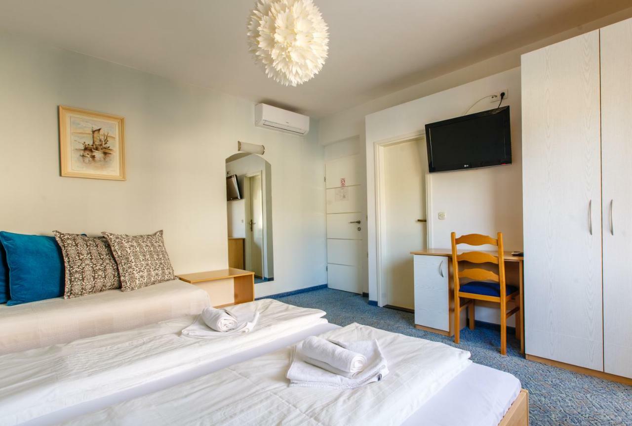 Rooms Split Stobreč Buitenkant foto